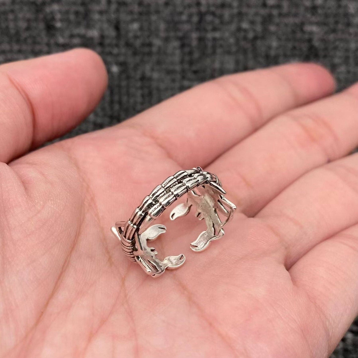 Double Scorpion Adjustable Ring