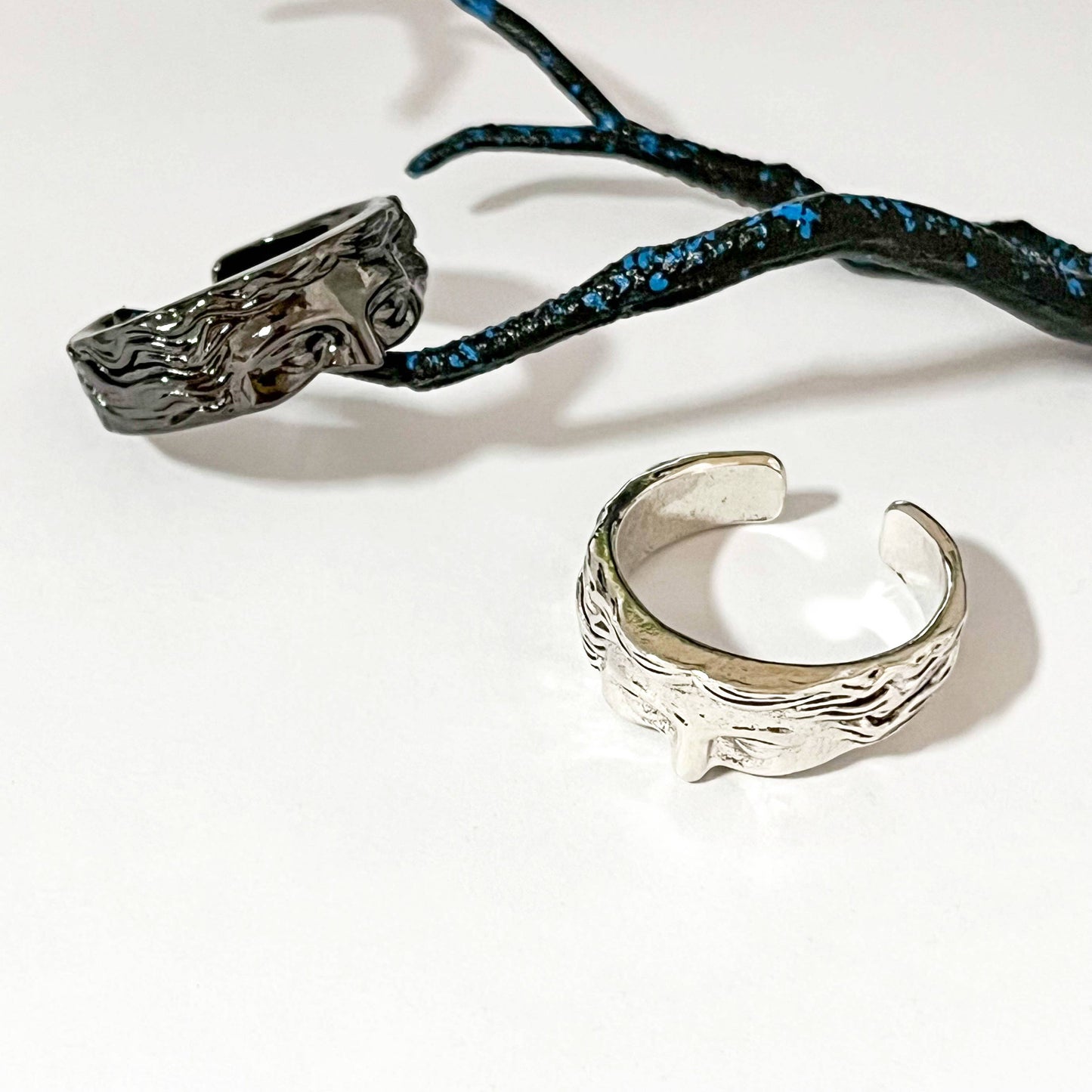 Venus Half-Face Adjustable Art Ring
