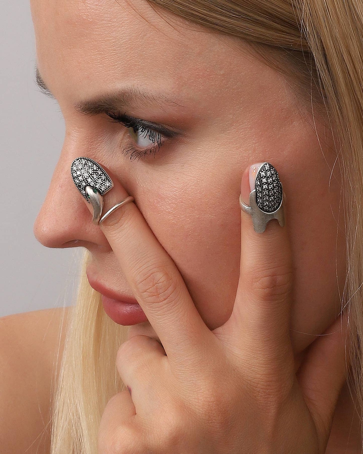 Gothic Vampire Fingertip Ring