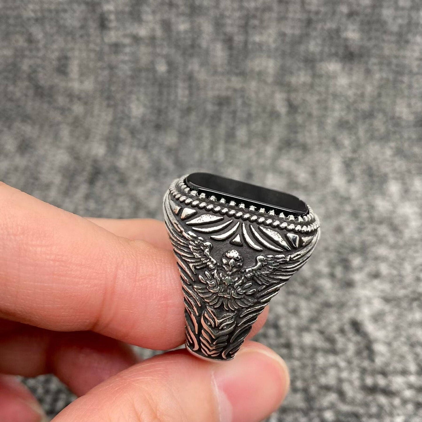 Inlaid Black Agate Stainless Steel Carved Ring