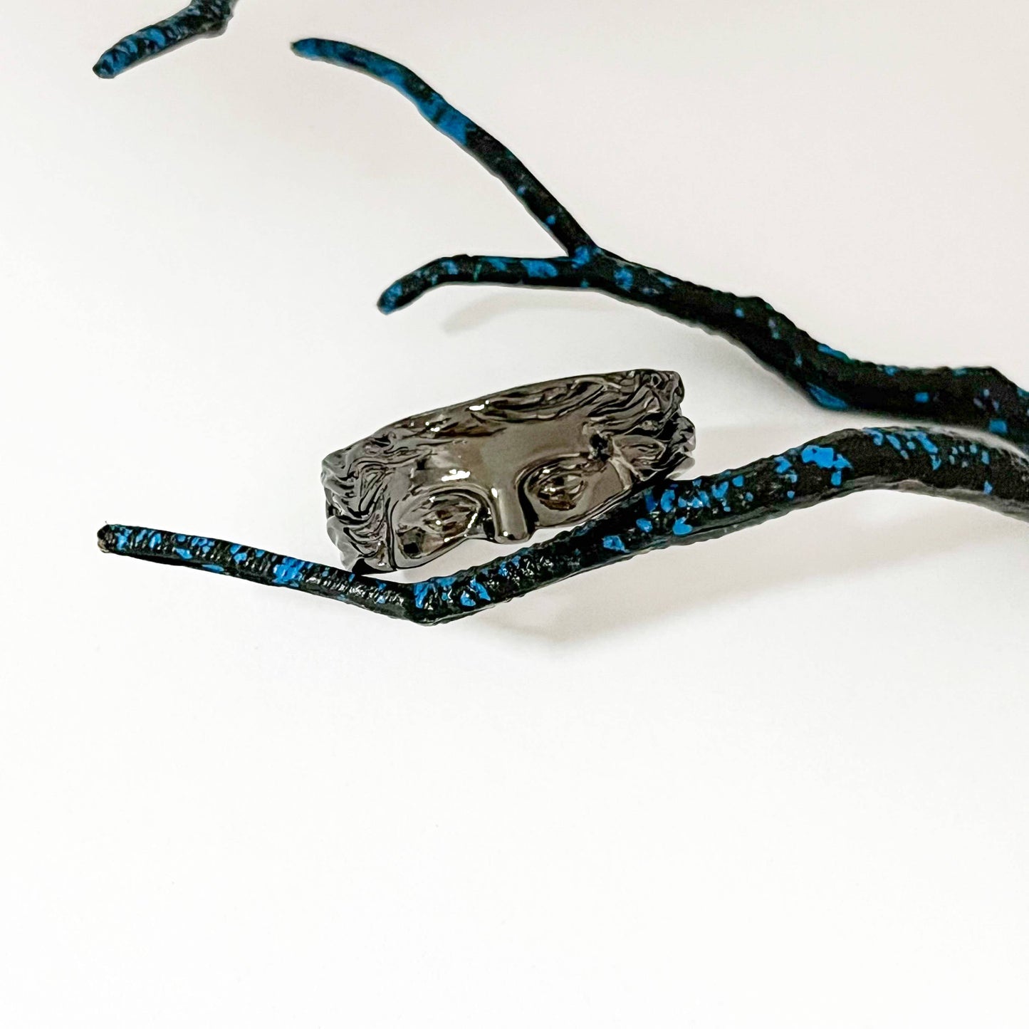 Venus Half-Face Adjustable Art Ring