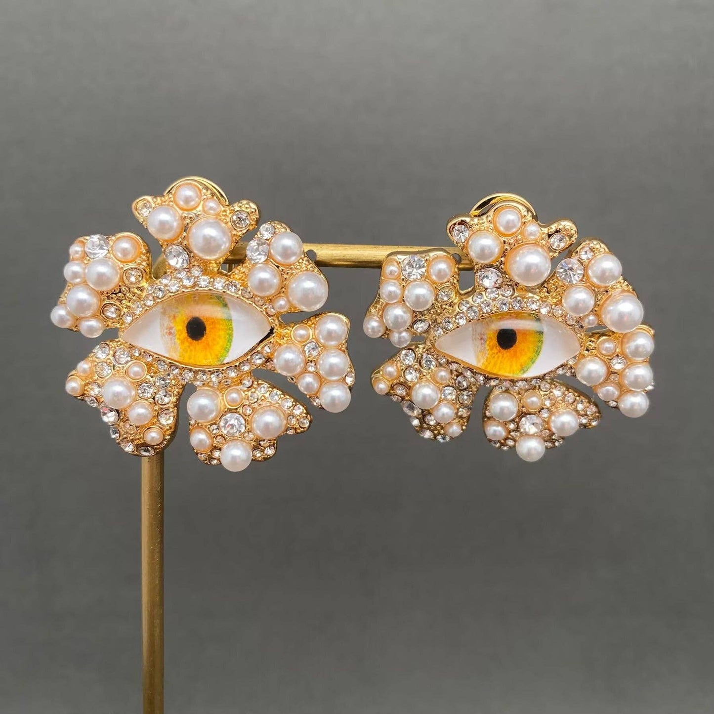 Freshwater Pearl & Rhinestone Eyes Post Earrings