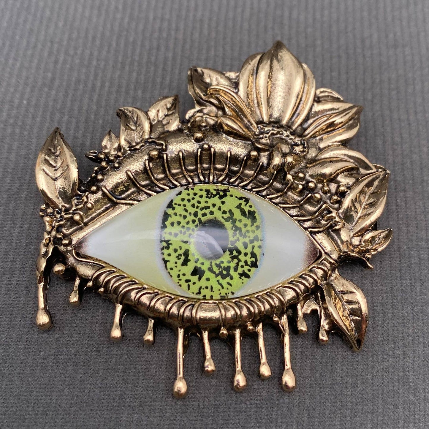 Vintage Style Green Eye Brooch