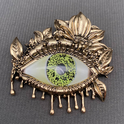 Vintage Style Green Eye Brooch