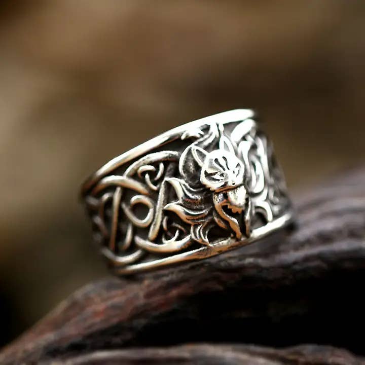 Vulpine☆ Fox Celtic Knot Ring