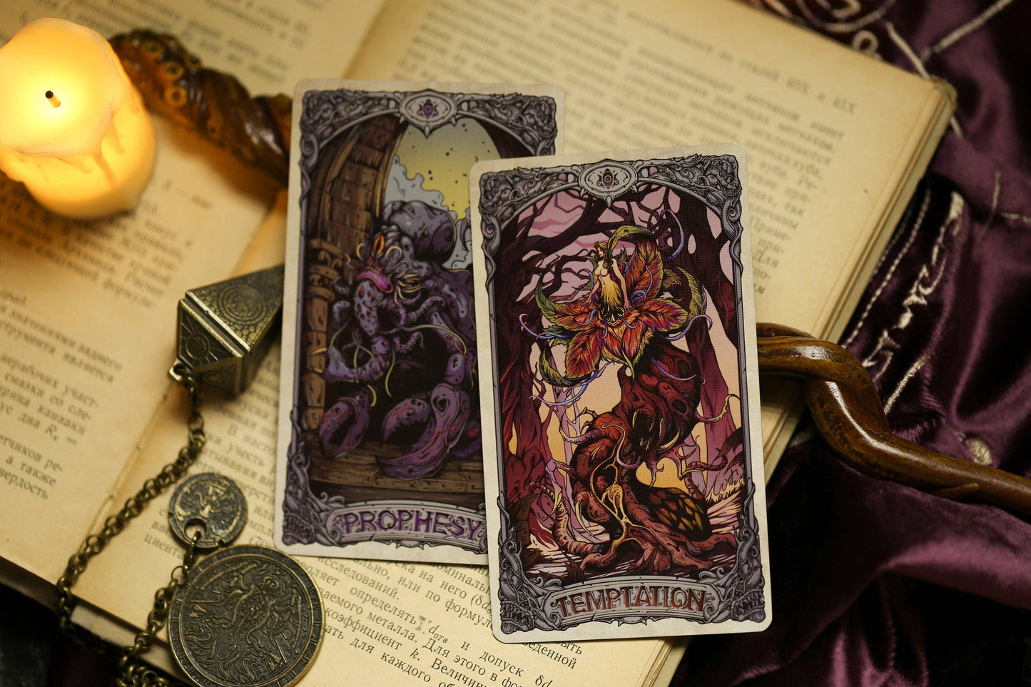 Cthulhu Mythos Comicology (Old Whispers) Tarot