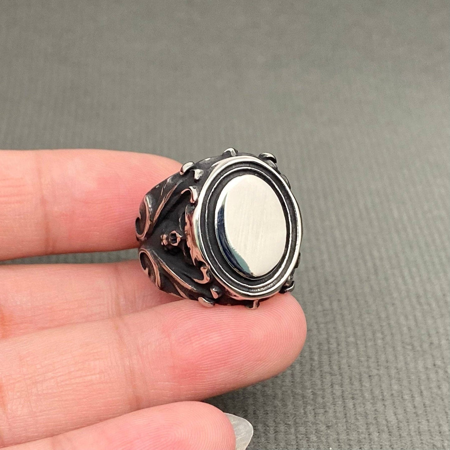Glossy Oval Black Agate Stainless Steel Skull Ring