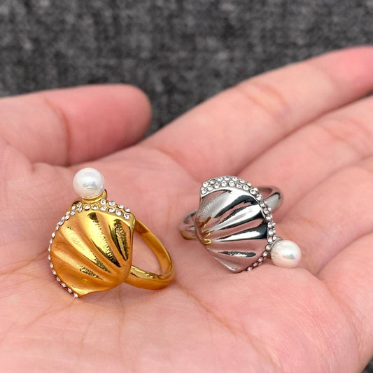 18K Gold Plated Inlaid Cubic Zirconia & Pearl Scallop Ring