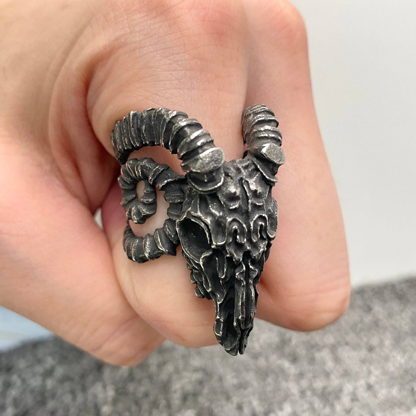 Blackening Dall Sheep Head Stainless Steel Skull Ring