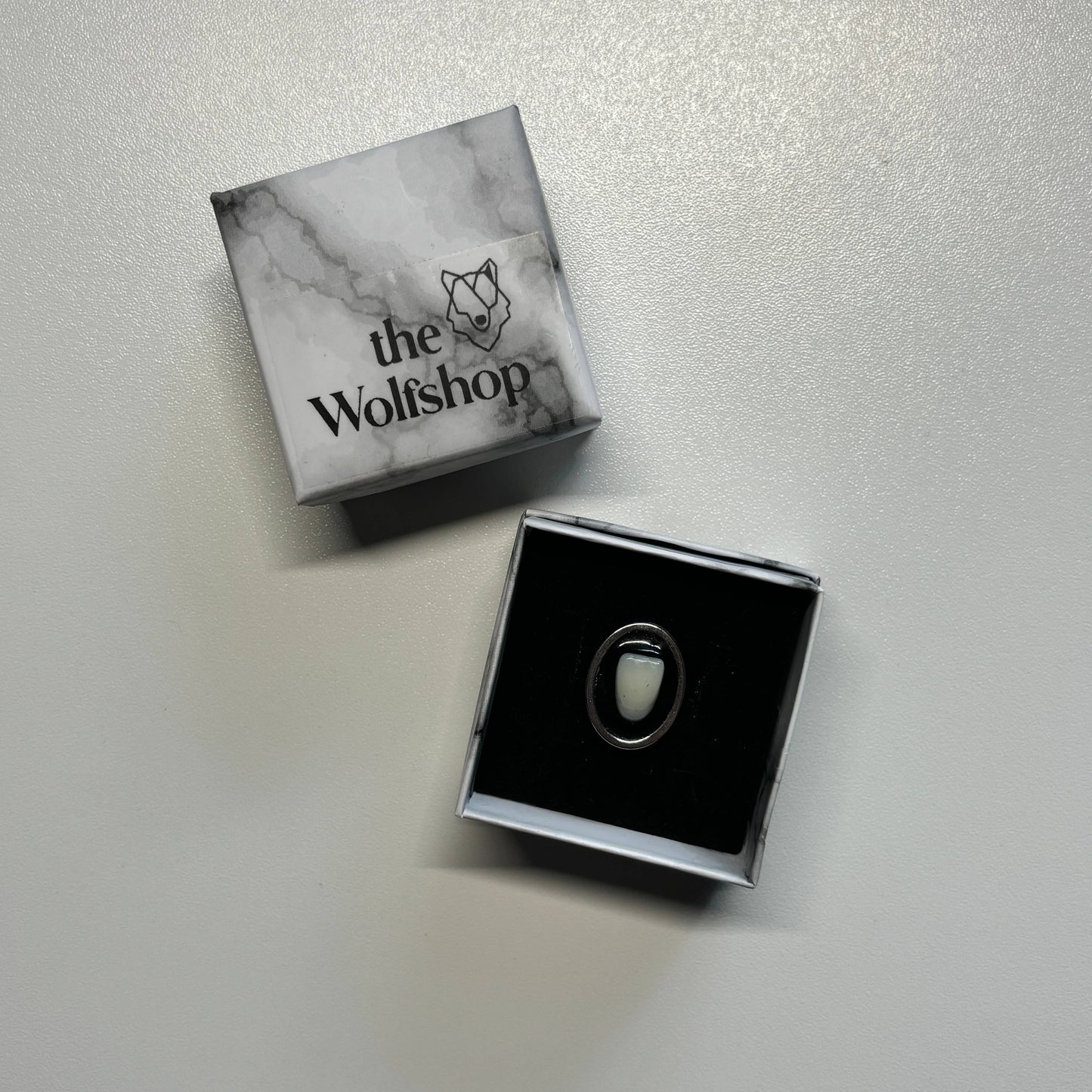 Oddity Ring 🦷 Resin Human Tooth Large Incisor