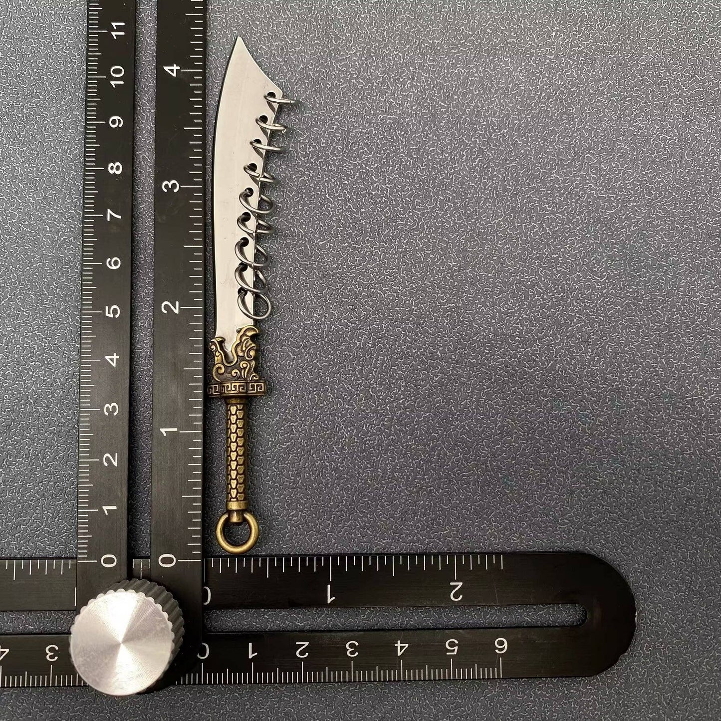 Dragon Head Mini Portable Stainless Steel Knife with Sheath Cover