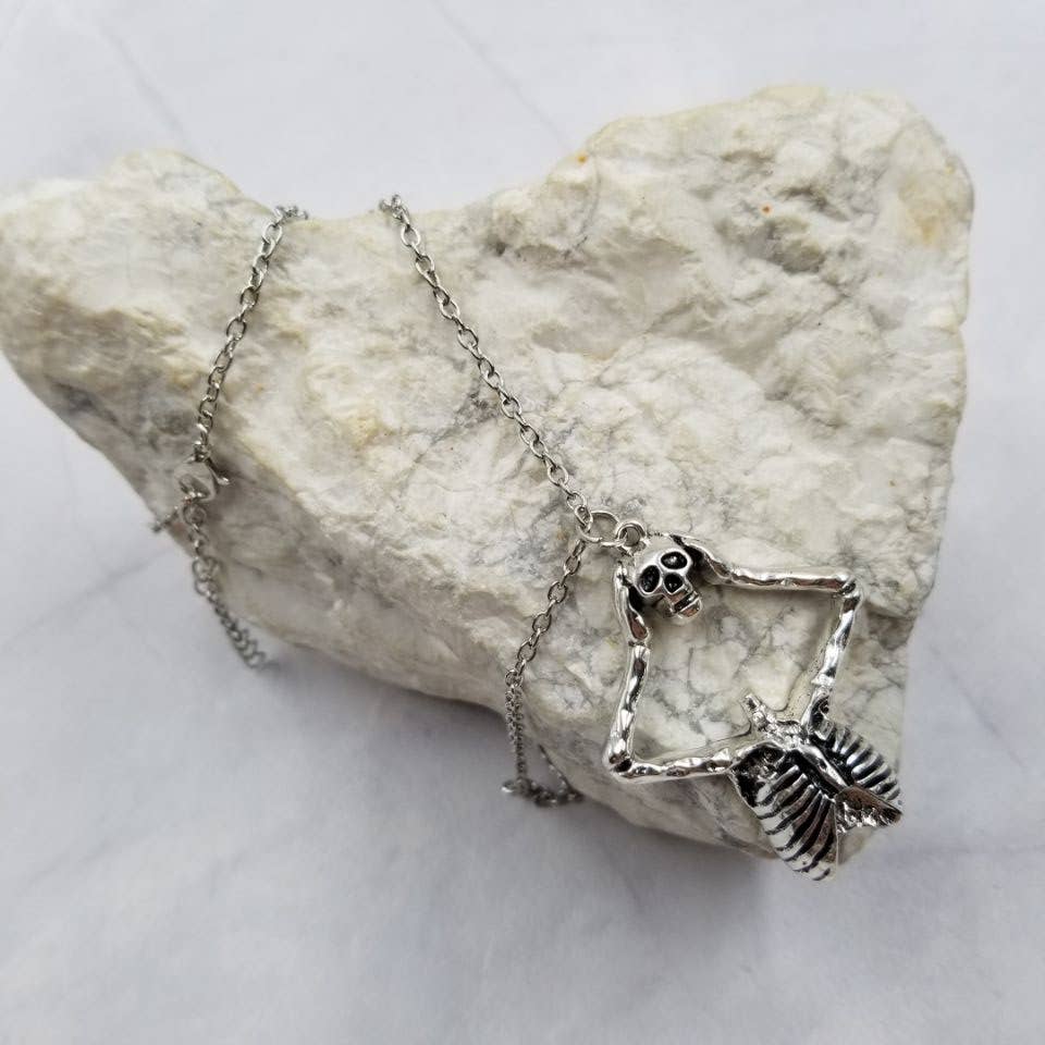 Skeleton Lifting Skull Necklace ~ Off With My Head!