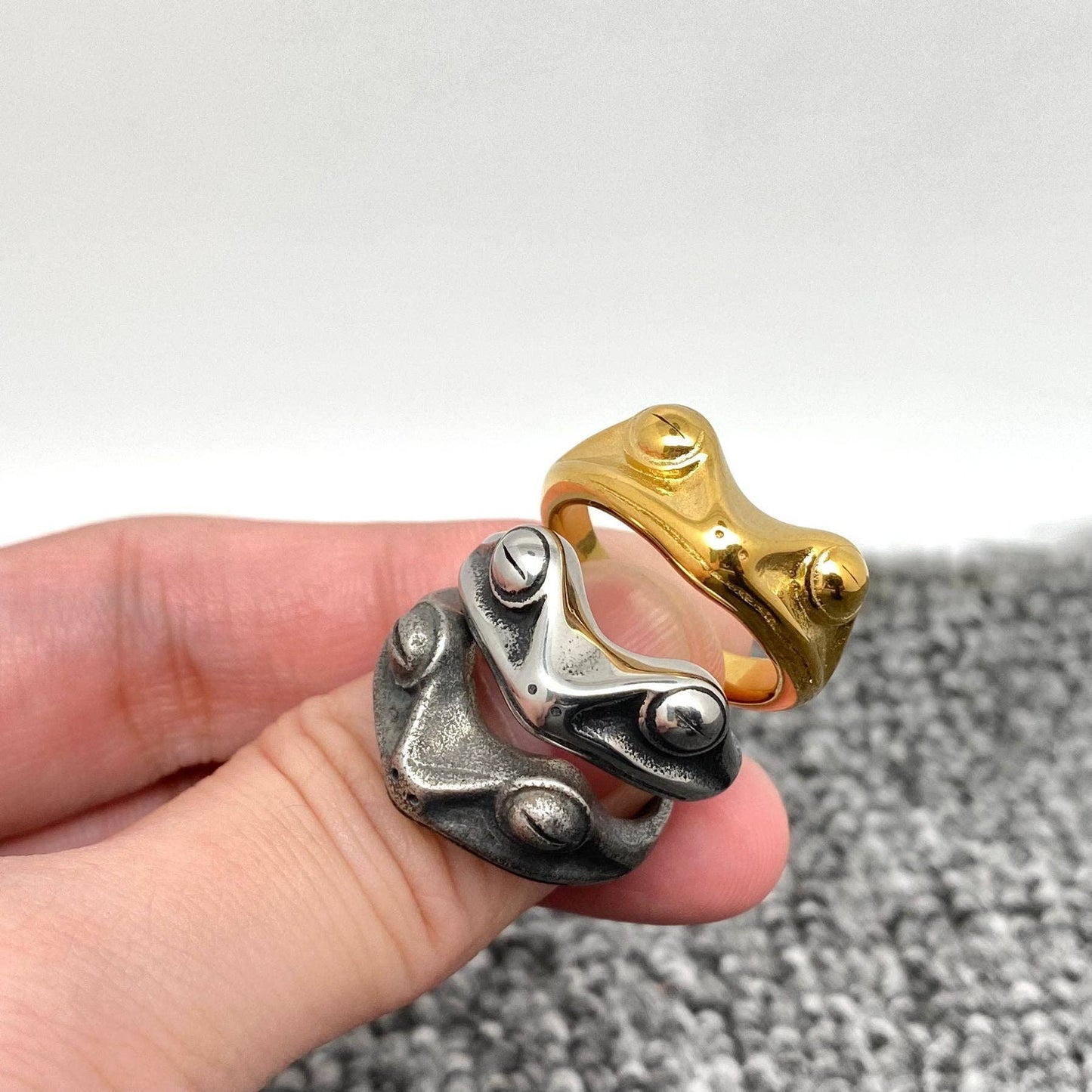 Frog Ring ☆ Resist!