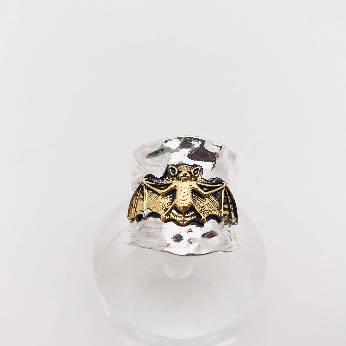 Retro Brass Embossed Leaf Ring