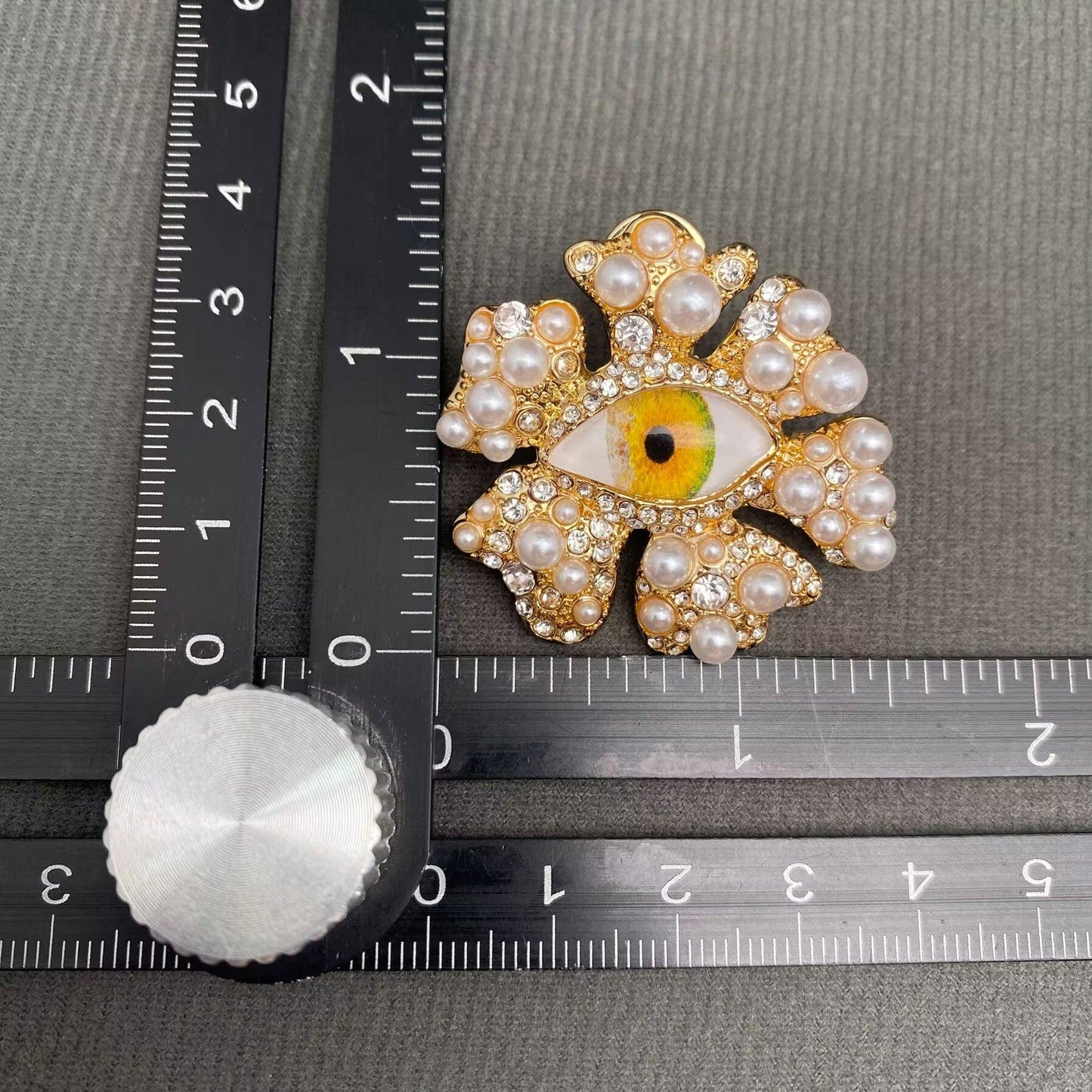Freshwater Pearl & Rhinestone Eyes Post Earrings