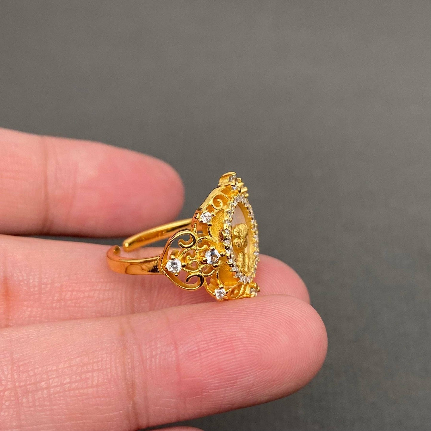 Shell & Rhinestone Inlaid 18K Cameo Adjustable Ring
