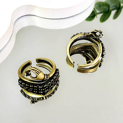 Minimalist Creative Hand-Hold Crystal Ring