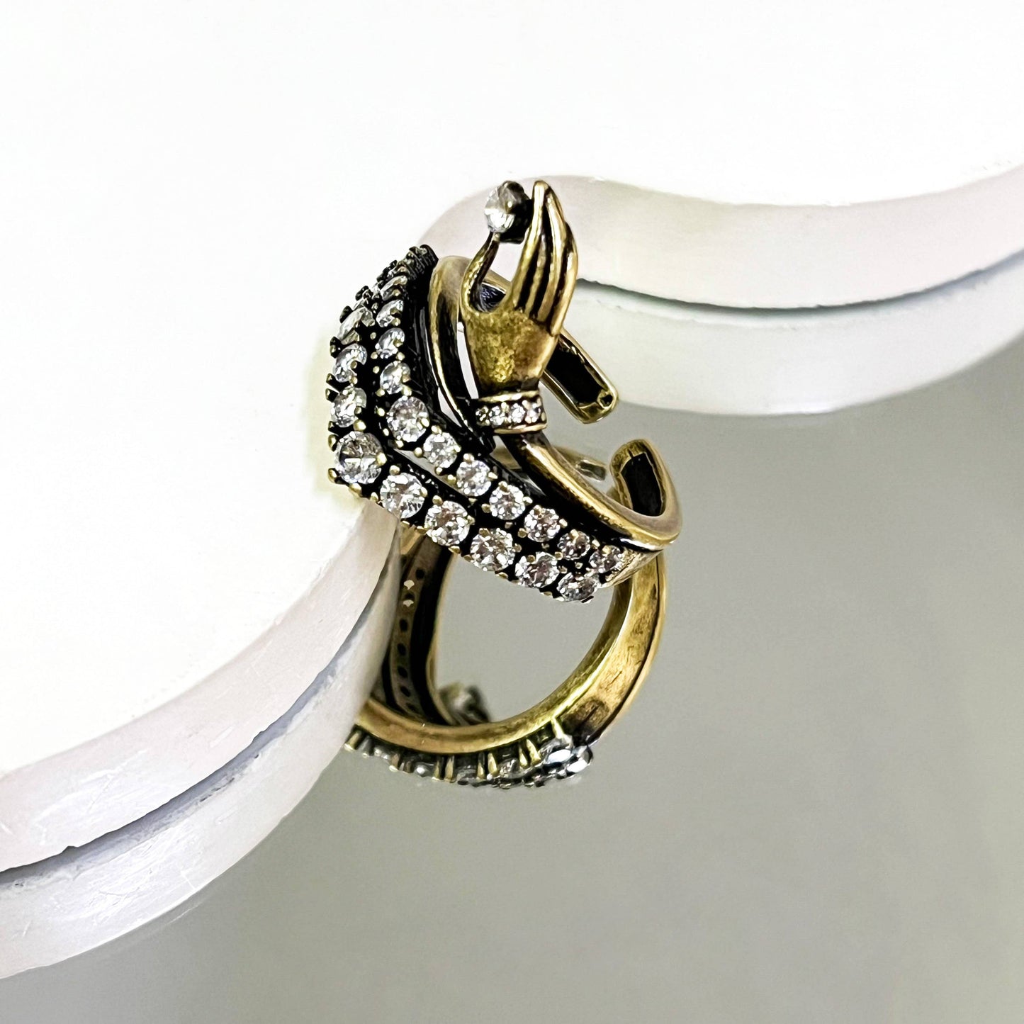 Minimalist Creative Hand-Hold Crystal Ring