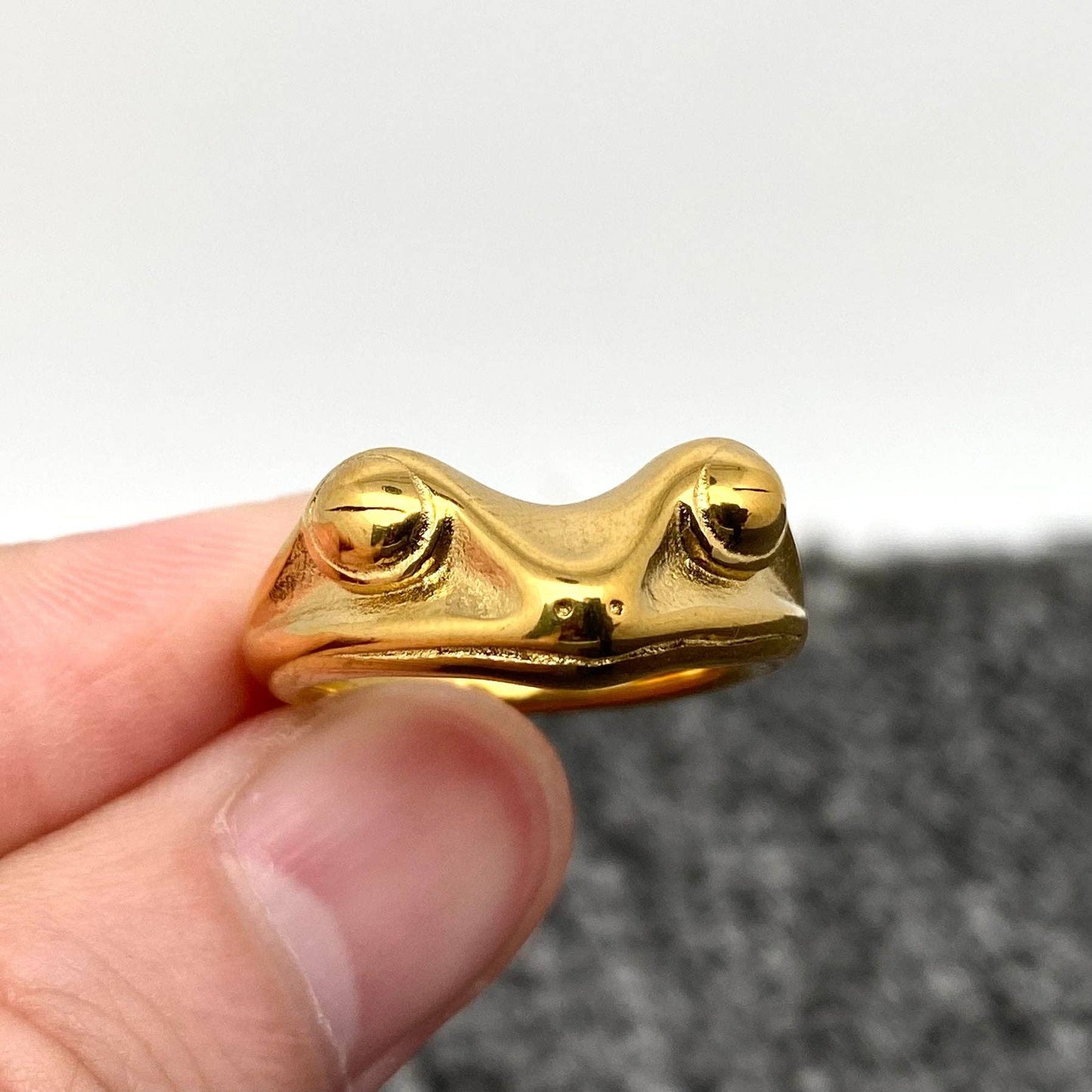 Frog Ring ☆ Resist!