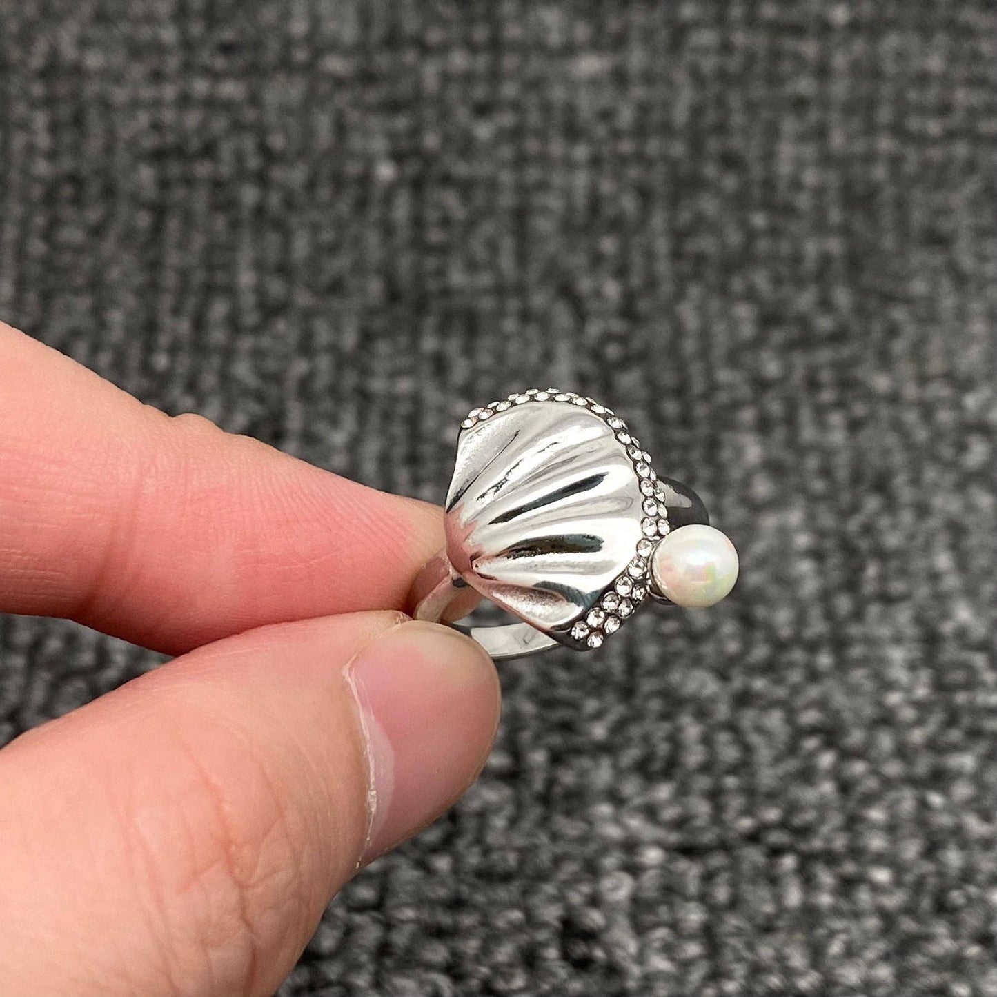 18K Gold Plated Inlaid Cubic Zirconia & Pearl Scallop Ring