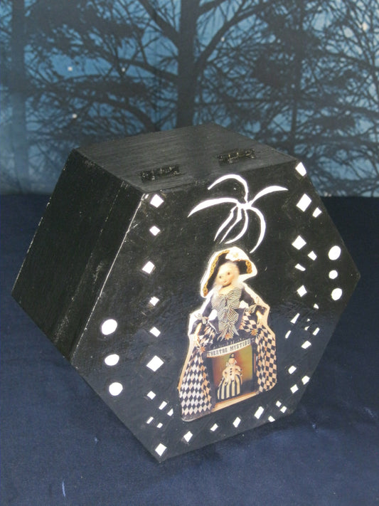 Tarot Trinket Box - Septagonal Ephemera Doll Fluer-de-Lis