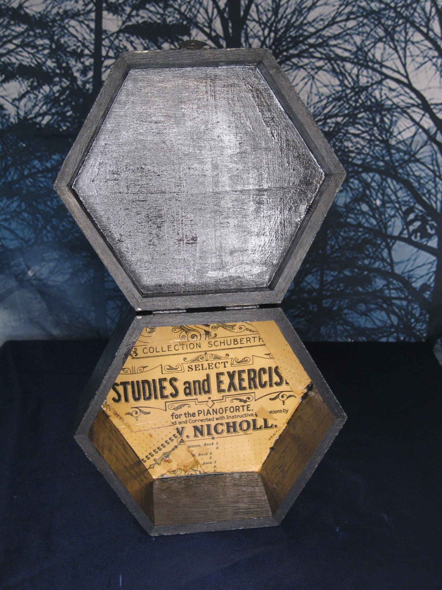 Tarot Trinket Box - Septagonal Ephemera Doll Fluer-de-Lis