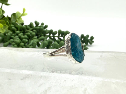 Blue Apatite Rough Semi-Precious Gemstone 925 Silver Ring