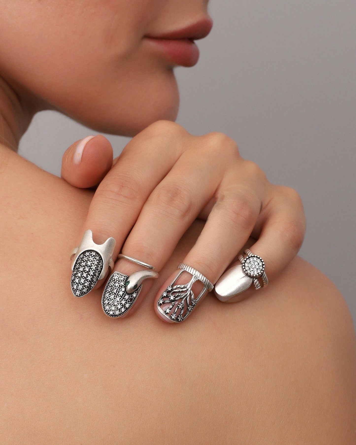 Gothic Vampire Fingertip Ring