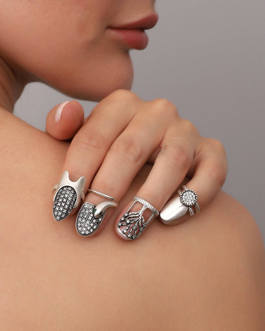 Gothic Vampire Fingertip Ring