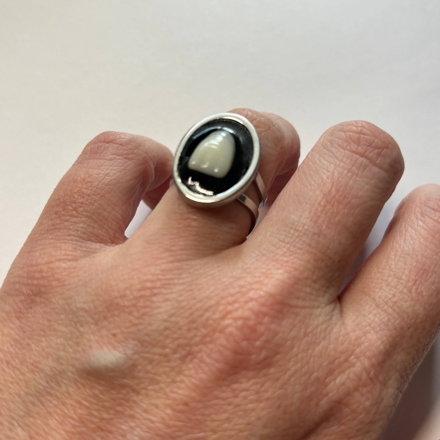Oddity Ring 🦷 Resin Human Tooth Large Incisor