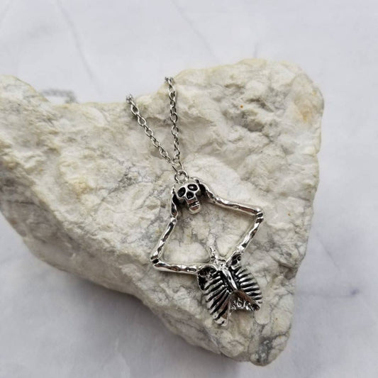 Skeleton Lifting Skull Necklace ~ Off With My Head!