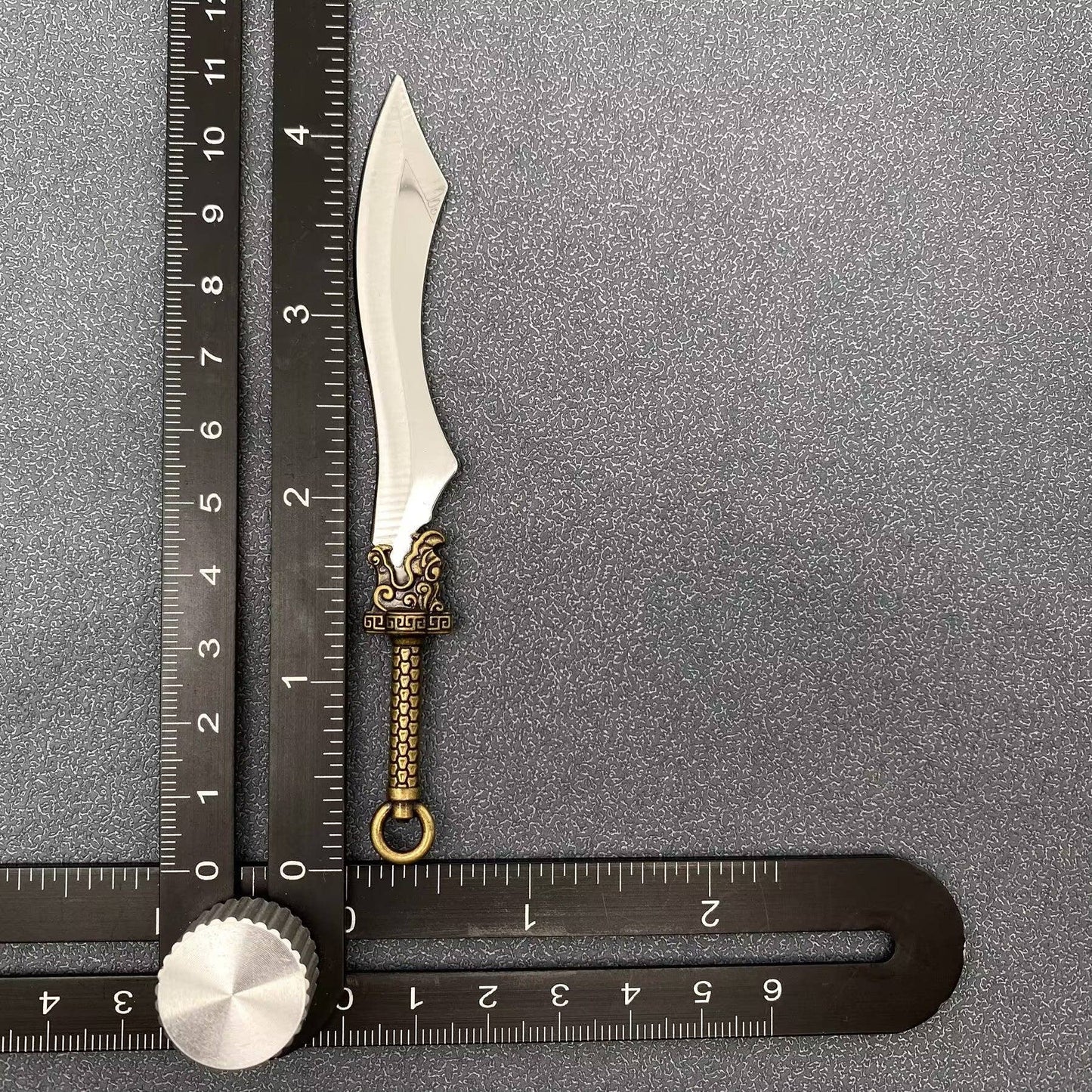 Dragon Head Mini Portable Stainless Steel Knife with Sheath Cover