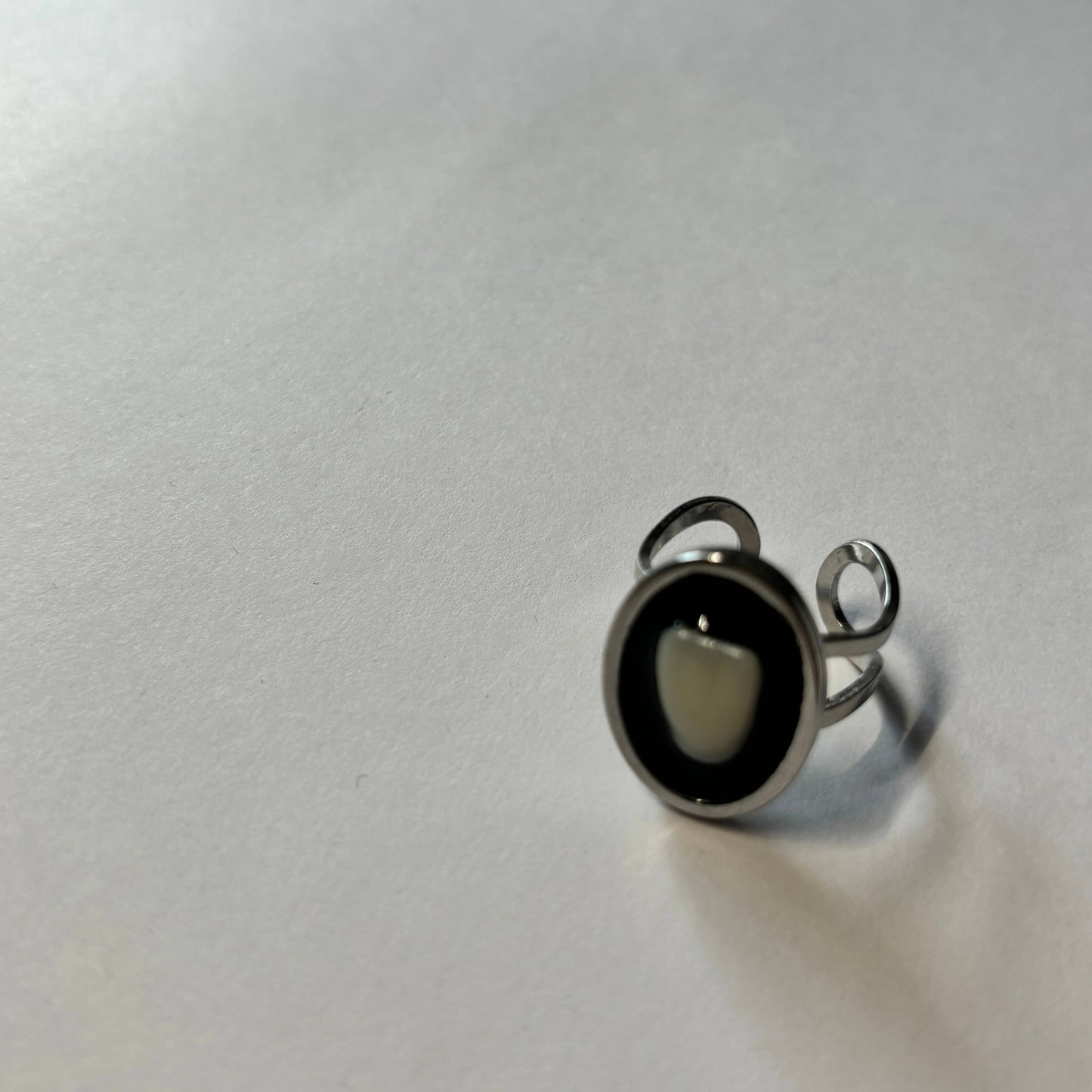 Oddity Ring 🦷 Resin Human Tooth Large Incisor