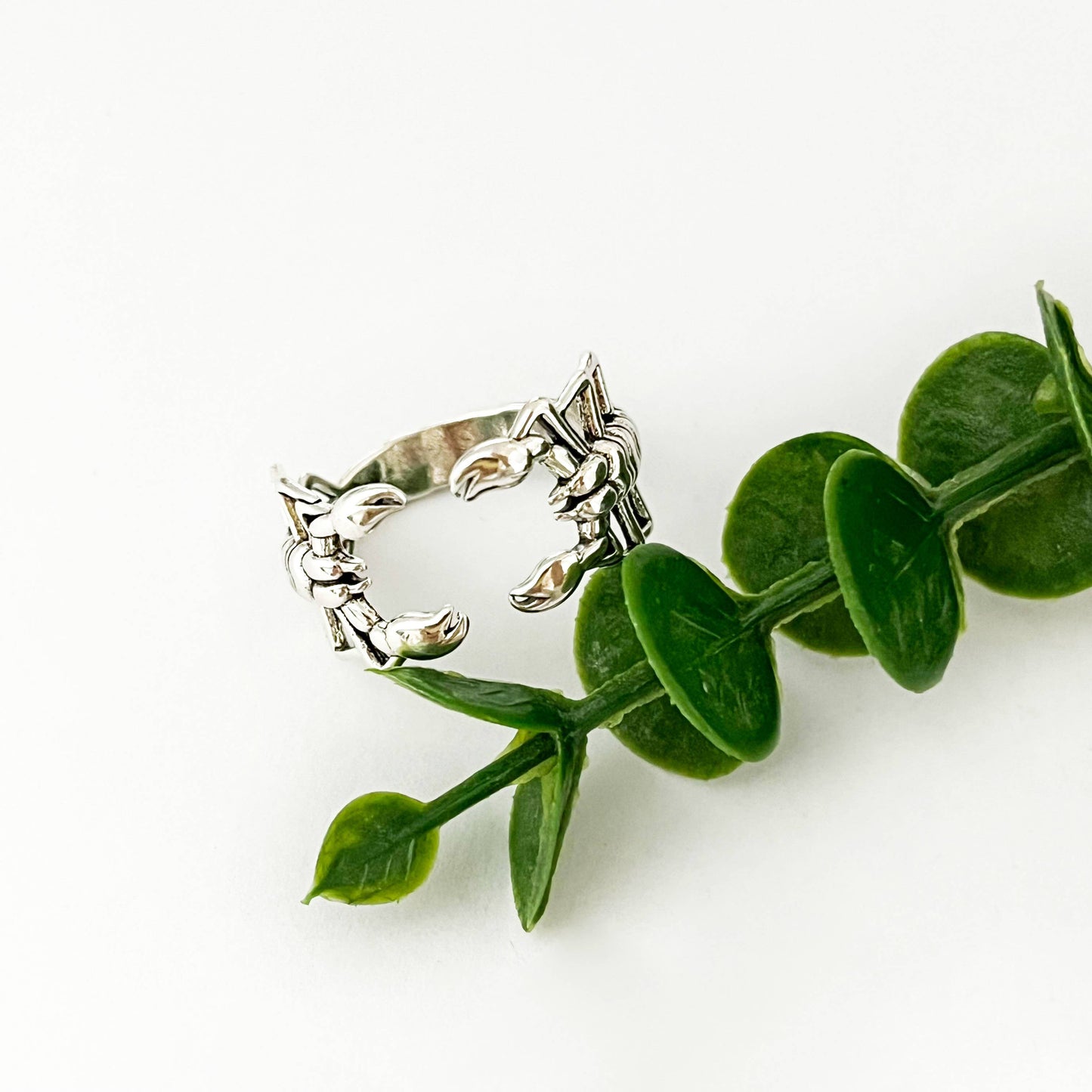 Scorpion Adjustable Ring