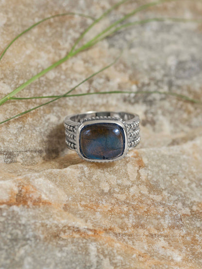 925 Sterling Silver Labradorite Gemstone Textured Ring
