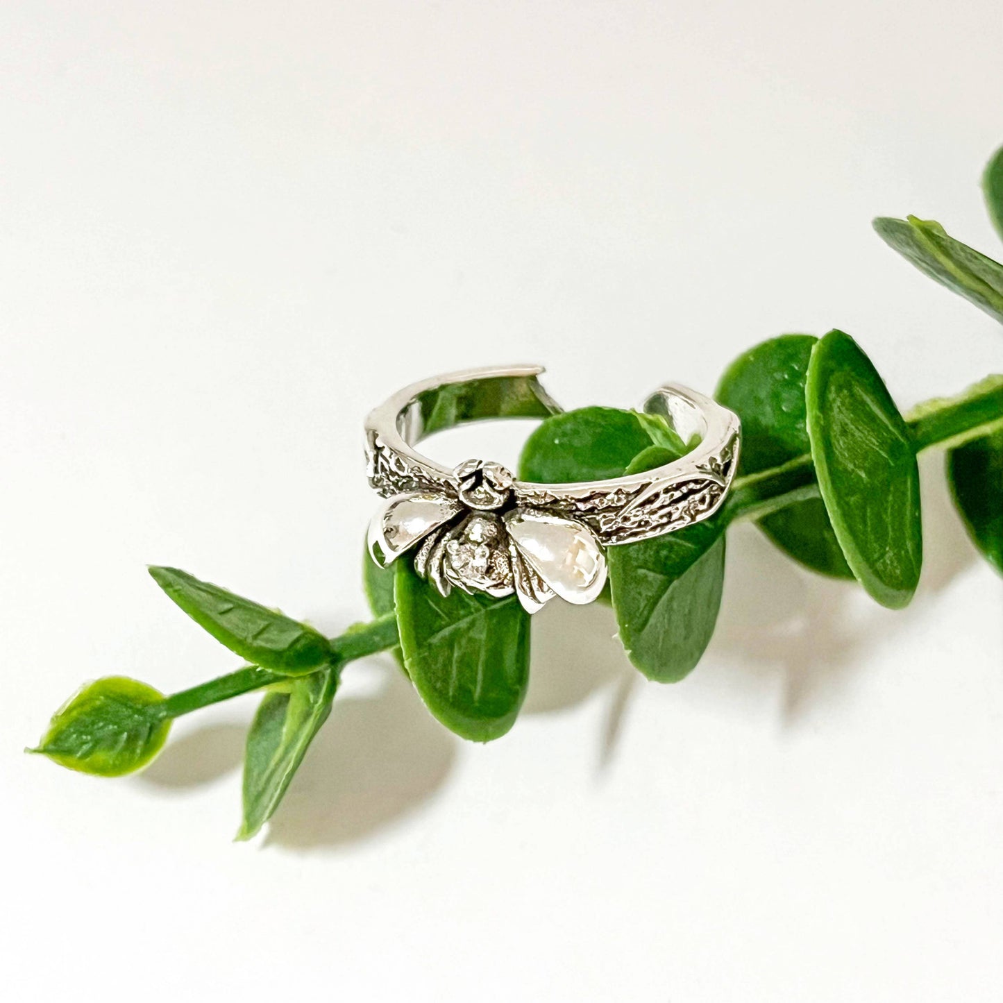 Vintage Creative Bee Ring – Adjustable Open Band