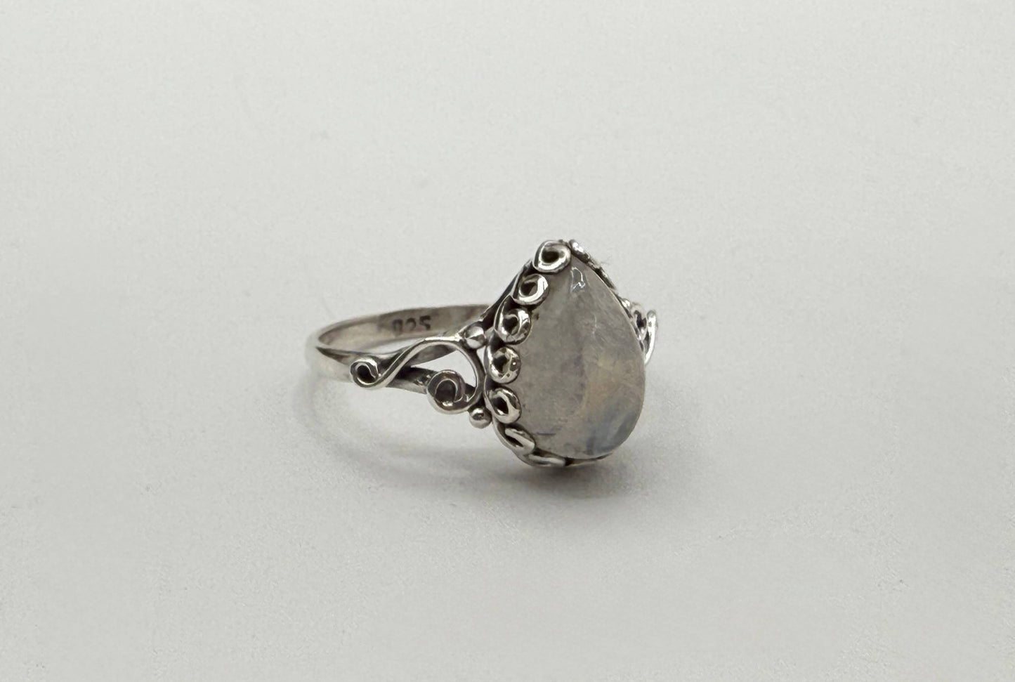 Rainbow Moonstone Gemstone 925 Sterling Silver Ring