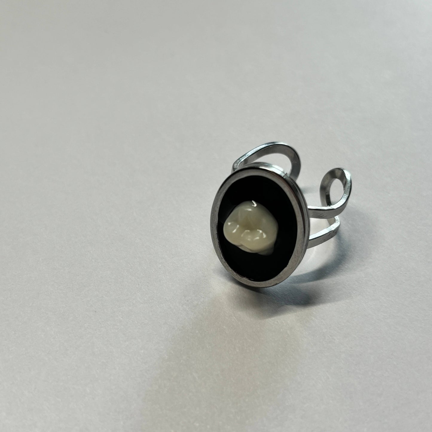 Oddity Ring 🦷 Resin Human Tooth Molar 