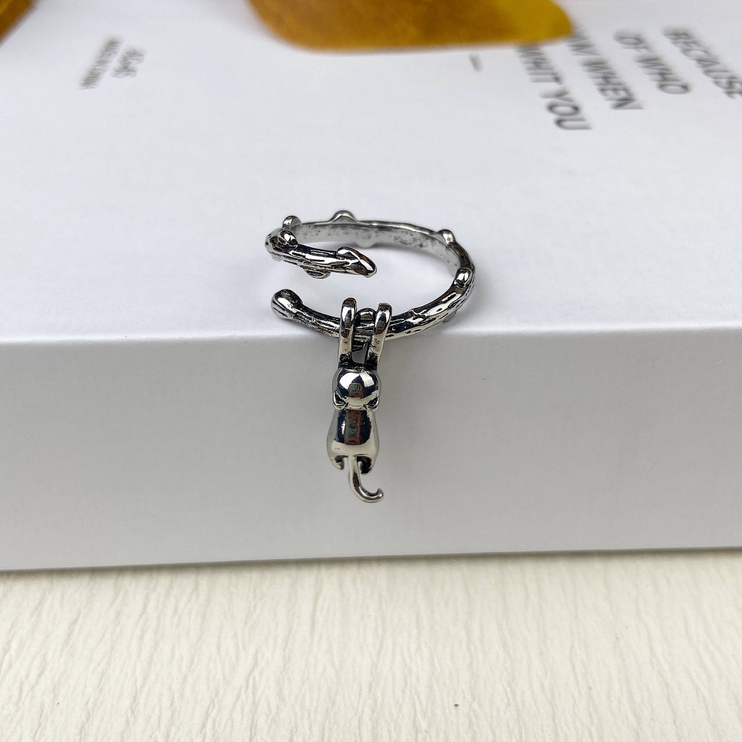 Climbing Cat Ring