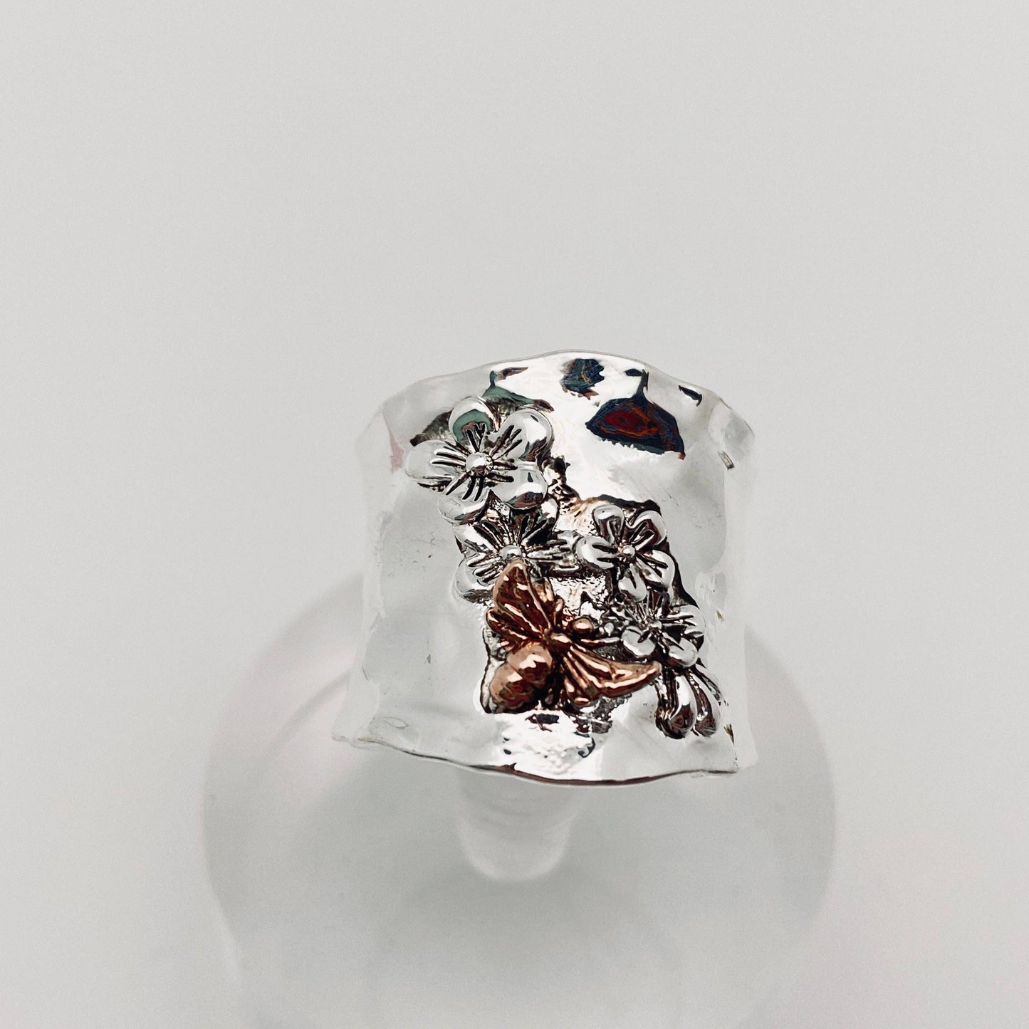 Retro Brass Embossed Leaf Ring
