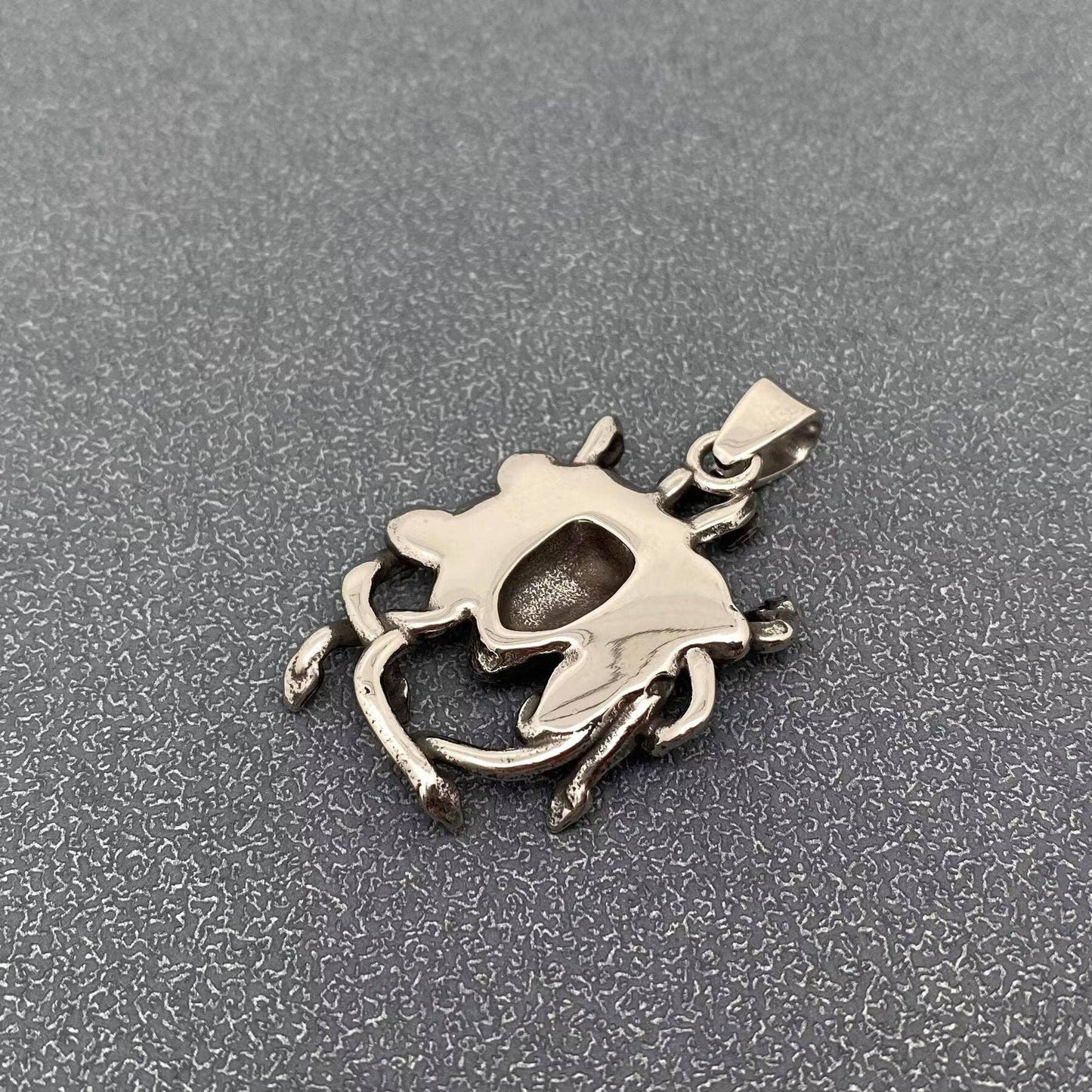 Stainless Steel Roaring Medusa Craft Charm Pendant with Chain