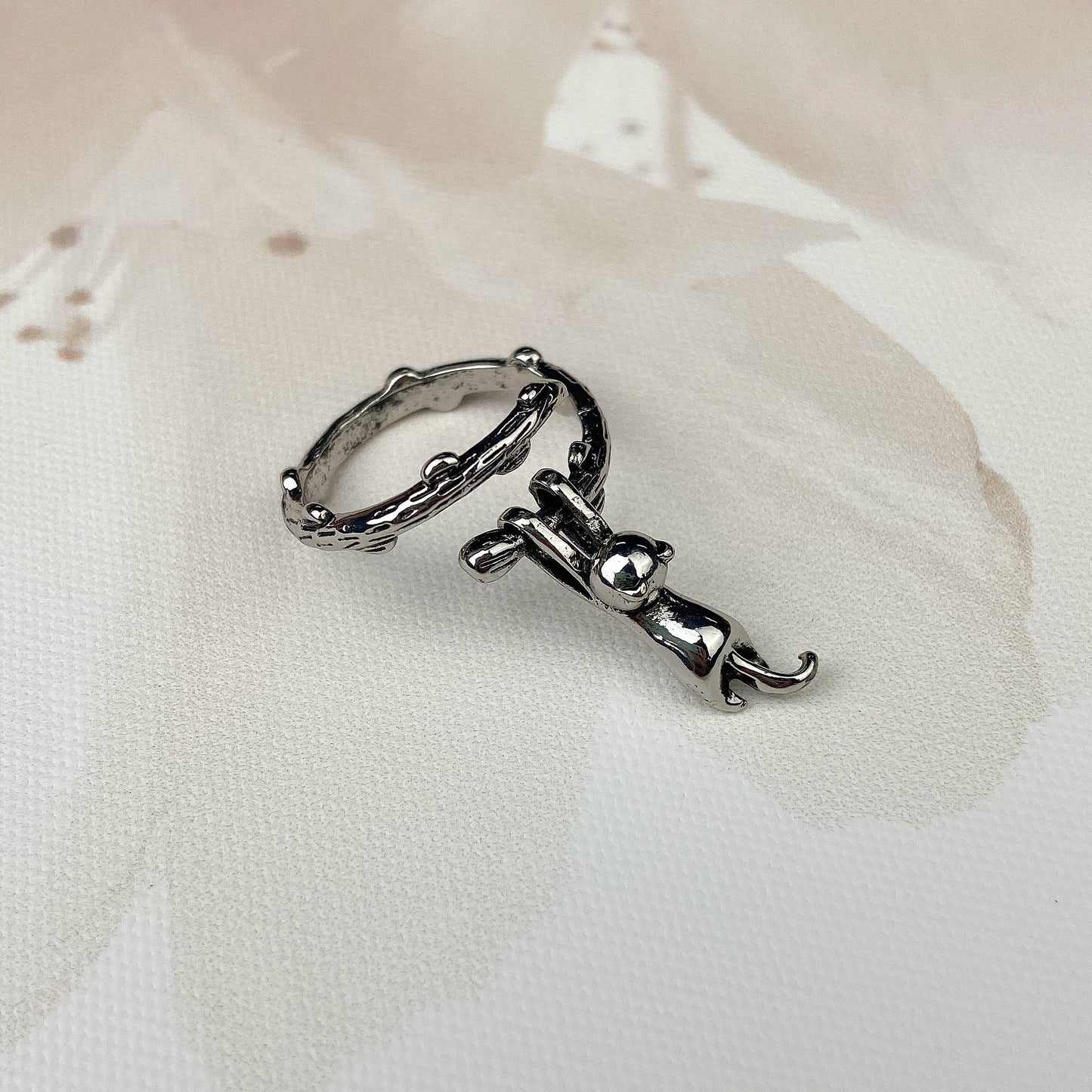 Climbing Cat Ring